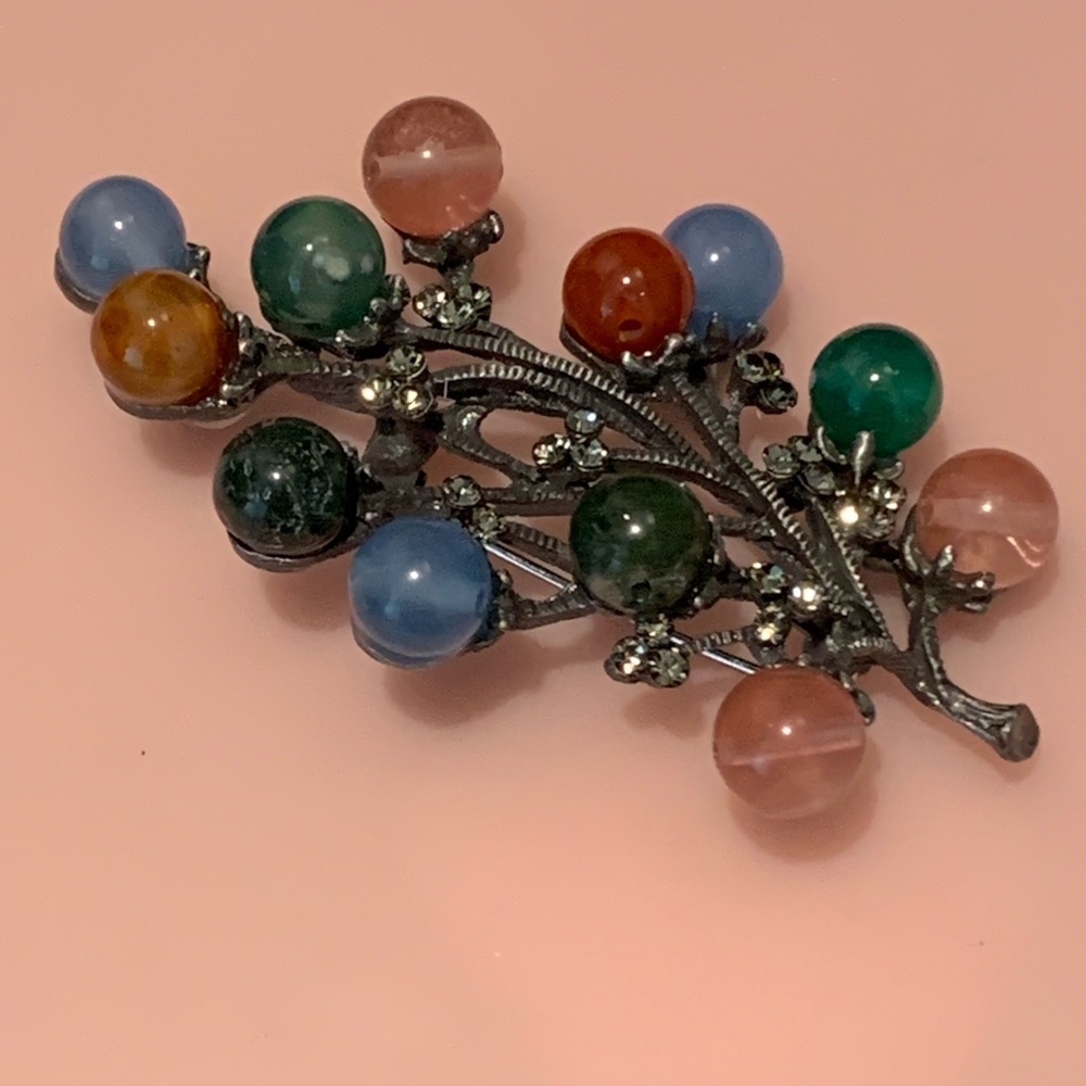 Vintage Brooch - Natural Stone Flower